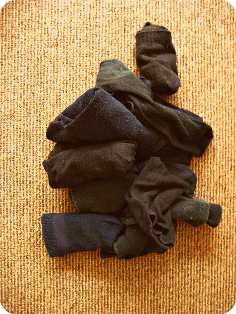 The Symbolic Importance of Worn-out Socks in Oneiric Experiences