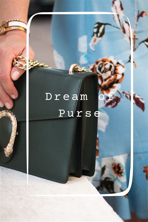 The Symbolism of a Purse in Dreams