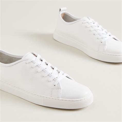 The Timeless Appeal of Crisp White Sneakers