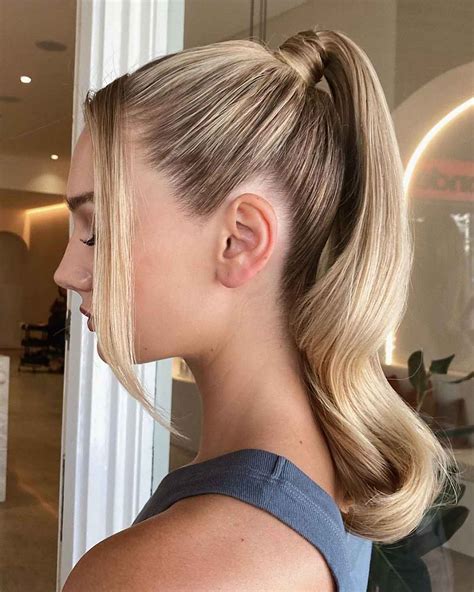 The Versatility of the Ponytail: From Informal to Upscale Hairstyles