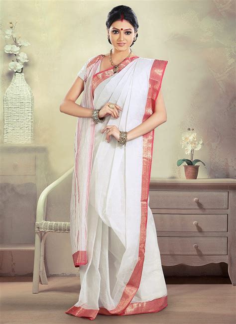 The art of draping a rose-hued saree with grace