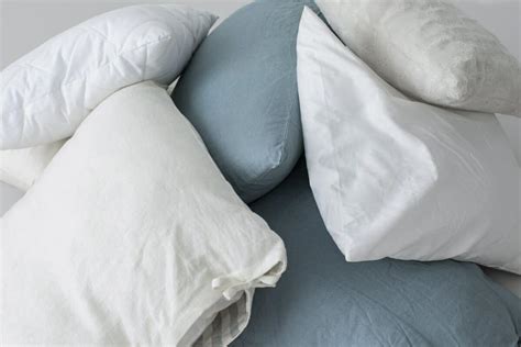 The various types of pillows and their washing guidelines