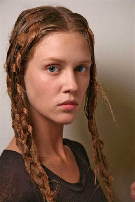 Tips for Analyzing and Decoding Dreams of Hair Braiding