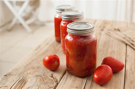 Tomatoes on the Go: How Preserved Tomatoes Transformed the Food Industry