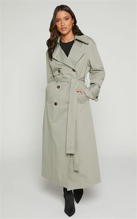 Trench Coats: Practical and Stylish Outerwear for Every Season