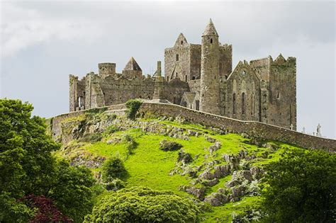 Uncover the Enchanting History of Irish Castles