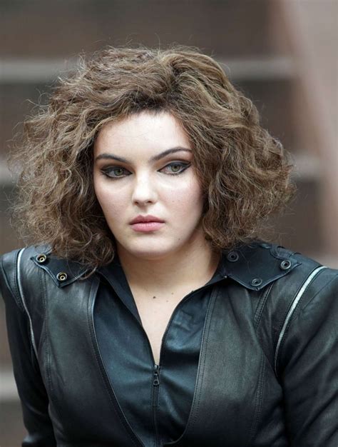 Uncovering Facts About Camren Bicondova's Age and Height