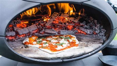 Uncovering the Secrets of Classic Pizza: Unearthing the Magic of Traditional Flavors