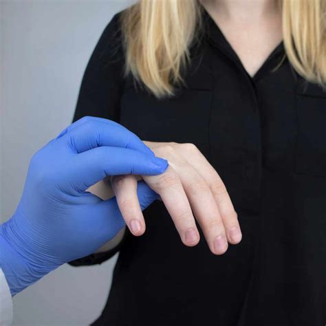 Understanding the Basics: What Causes Swollen Fingers?