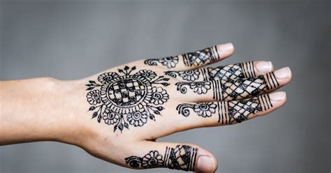 Understanding the Intricacies of Henna Art