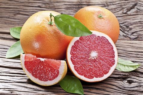 Unleashing the Power of Red Grapefruit's Antioxidants: Battling Harmful Free Radicals for a Stronger and Healthier You