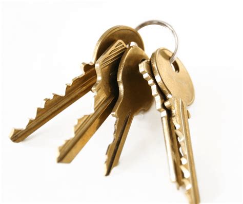 Unlocking the Symbolism: Understanding the Meaning of House Keys in Dreams