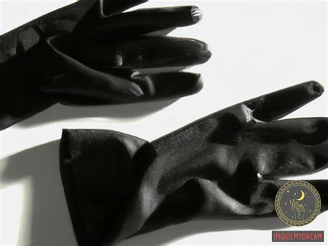 Unraveling the Psychological Interpretations of Donning Latex Gloves in Dreams