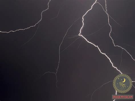 Unraveling the Symbolic Significance of Lightning Strikes in Dream Analysis