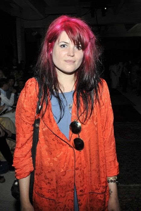 Unveiling Alison Mosshart's Personal Life and Background