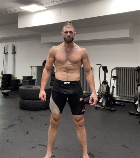 Unveiling Jiří Procházka's Impressive Height and Physique