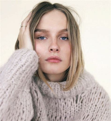 Unveiling Olivia DeJonge's Age, Height, and Figure