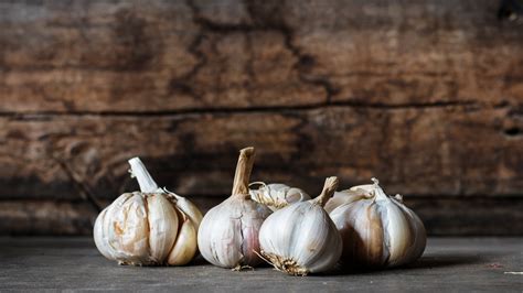 Unveiling Symbolic Dreams: The Meaning Behind Rotten Garlic