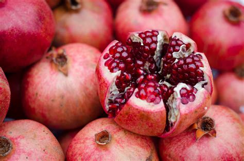 Unveiling the Nutritional Power of the Exquisite Pomegranate