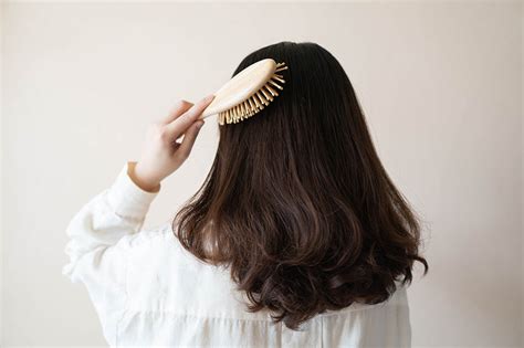 Unveiling the Secrets: Practical Tips for Analyzing Dreams about Hair Brushing