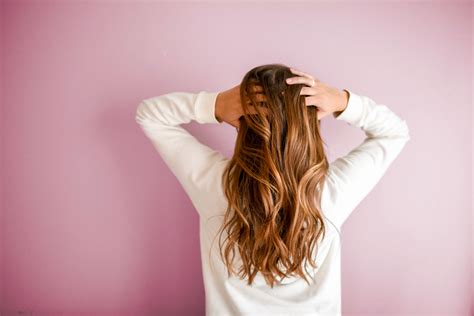 Unveiling the Significance of Silver Strands: Unraveling the Deeper Meaning of Pale Tresses in One's Dreams