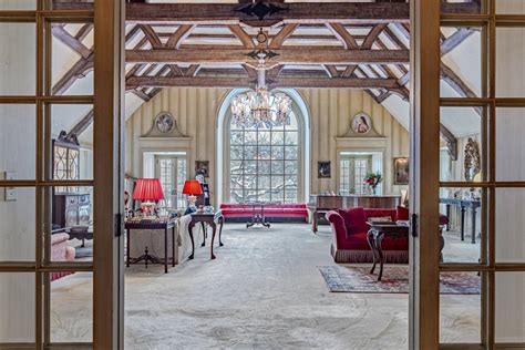 Unveiling the Timeless Allure of the Historic Rosewood Manor