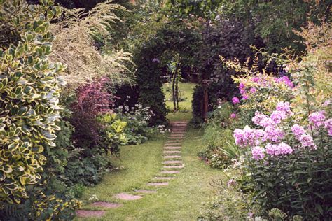 Unwind and Recharge in the Enchanting Gardens and Landscapes