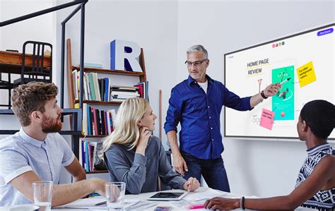 Utilizing Visual Aids: Enhancing Presentations with Impactful Visuals