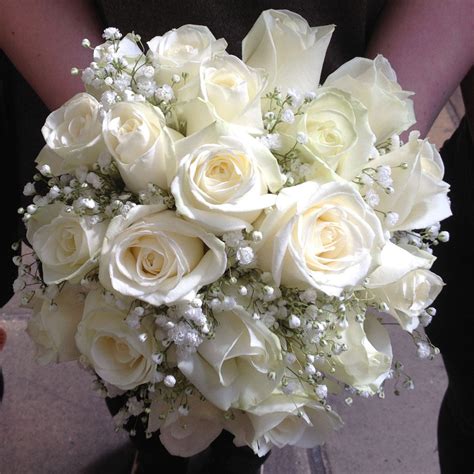 White Bouquets for Various Occasions: From Weddings to Funerals