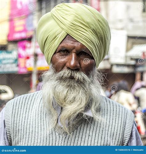 White Turbans in Religious Traditions