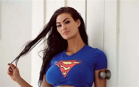 Who is Katelyn Runck? Discover the Life Story of the Instagram Sensation