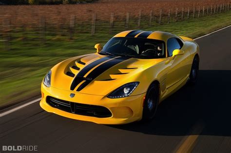 Why Yellow Sports Cars are a Popular Choice