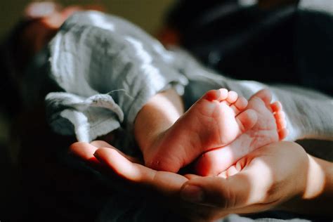 Your Experience of Holding a Newborn – Interpretation and Significance